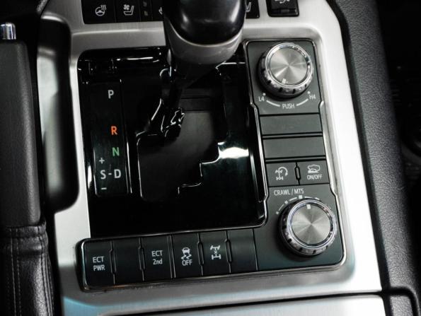 Toyota Land Cruiser 200 Series Рестайлинг 2 с пробегом 2018 года, цена 6 839 000 рублей, 176053 км, внедорожник, Автокод Объявления