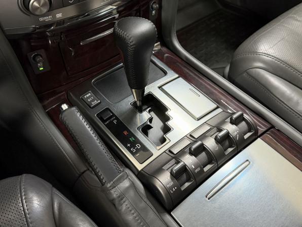 Lexus LX III с пробегом 2010 года, цена 3 300 000 рублей, 241361 км, внедорожник, Автокод Объявления