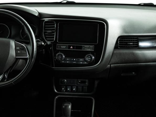 Mitsubishi Outlander III Рестайлинг 3 с пробегом 2019 года, цена 1 779 700 рублей, 156224 км, внедорожник, Автокод Объявления