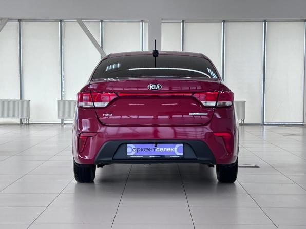 Kia Rio IV с пробегом 2018 года, цена 1 350 000 рублей, 139871 км, седан, Автокод Объявления