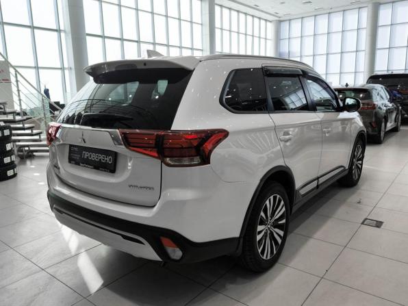 Mitsubishi Outlander III Рестайлинг 3 с пробегом 2018 года, цена 2 450 000 рублей, 75782 км, внедорожник, Автокод Объявления