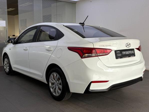 Hyundai Solaris II с пробегом 2018 года, цена 1 055 000 рублей, 190000 км, седан, Автокод Объявления