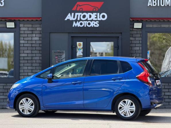 Honda Fit III Рестайлинг с пробегом 2019 года, цена 1 330 000 рублей, 93401 км, хэтчбек, Автокод Объявления
