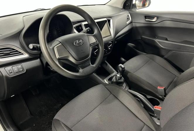 Hyundai Solaris II с пробегом 2019 года, цена 1 075 000 рублей, 120104 км, седан, Автокод Объявления