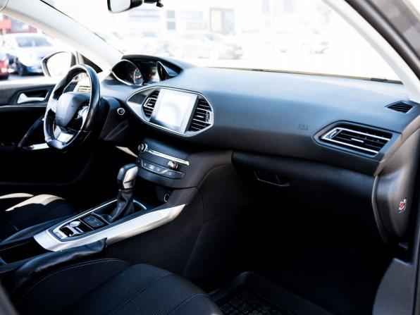 Peugeot 308 II с пробегом 2014 года, цена 1 020 000 рублей, 183357 км, хэтчбек, Автокод Объявления