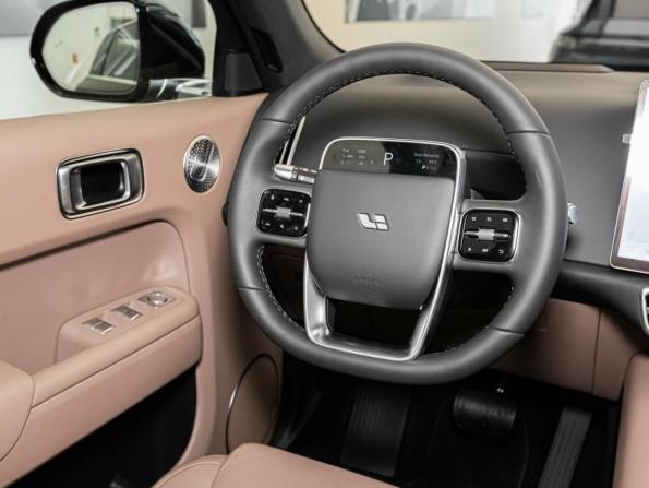 Новый Li Auto (Lixiang) L7 I Рестайлинг 2025 года, цена 9 700 000 рублей, внедорожник, Автокод Объявления