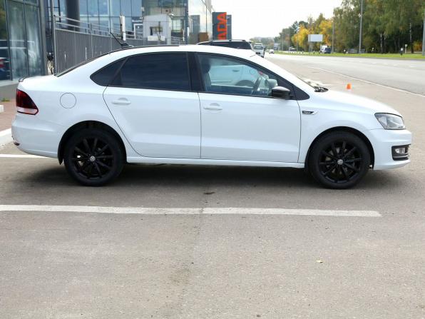 Volkswagen Polo V Рестайлинг с пробегом 2019 года, цена 1 185 000 рублей, 99000 км, седан, Автокод Объявления