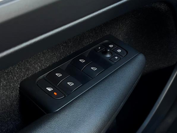 Volvo XC40 I с пробегом 2018 года, цена 2 873 200 рублей, 120697 км, внедорожник, Автокод Объявления