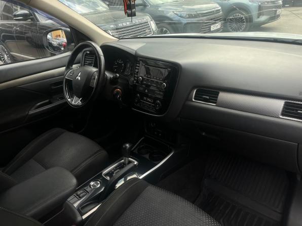 Mitsubishi Outlander III Рестайлинг 2 с пробегом 2017 года, цена 1 689 000 рублей, 200000 км, внедорожник, Автокод Объявления