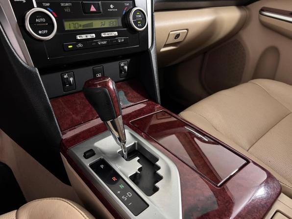 Toyota Camry VII (XV50) с пробегом 2013 года, цена 1 630 000 рублей, 235330 км, седан, Автокод Объявления