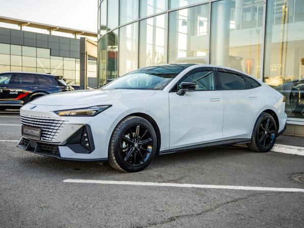 Changan UNI-V I с пробегом 2024 года, цена 2 398 000 рублей, 36817 км, лифтбек, Автокод Объявления