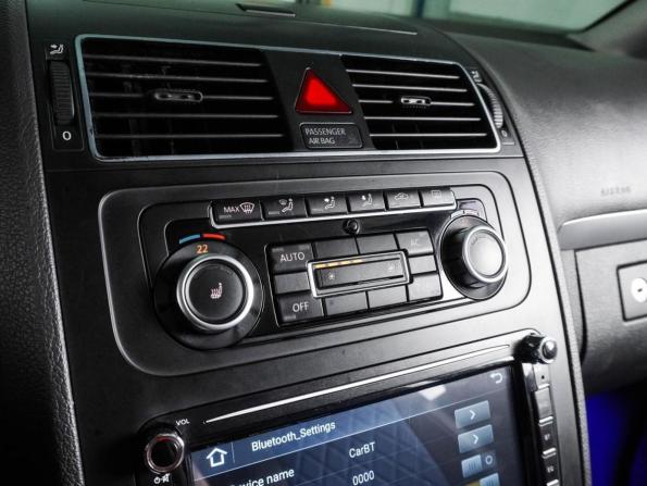 Volkswagen Touran I Рестайлинг 2 с пробегом 2010 года, цена 1 039 000 рублей, 244585 км, компактвэн, Автокод Объявления