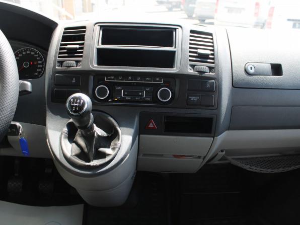 Volkswagen Caravelle T5 Рестайлинг с пробегом 2013 года, цена 1 780 000 рублей, 261740 км, минивэн, Автокод Объявления