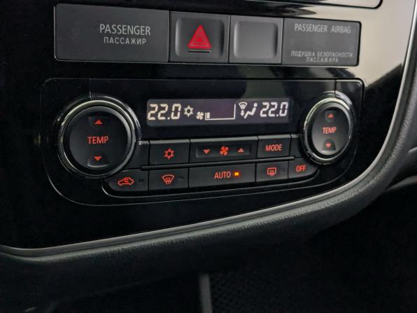 Mitsubishi Outlander III Рестайлинг 2 с пробегом 2016 года, цена 1 890 000 рублей, 93040 км, внедорожник, Автокод Объявления