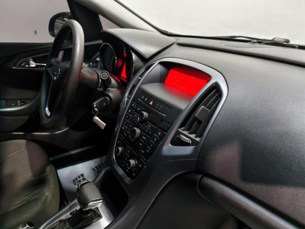Opel Astra J Рестайлинг с пробегом 2014 года, цена 855 000 рублей, 152854 км, седан, Автокод Объявления