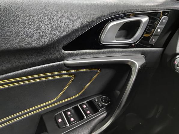 Kia XCeed I с пробегом 2021 года, цена 2 100 000 рублей, 121200 км, хэтчбек, Автокод Объявления