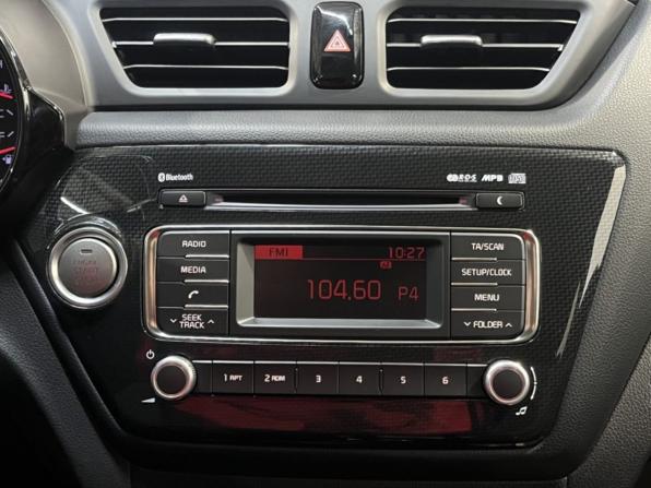 Kia Rio III Рестайлинг с пробегом 2015 года, цена 1 102 000 рублей, 68137 км, хэтчбек, Автокод Объявления