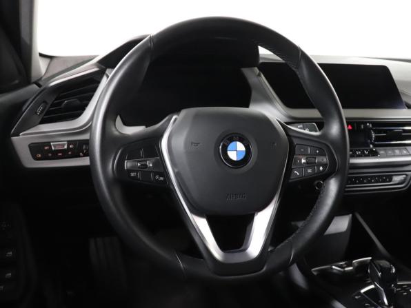 BMW 1 серии III (F40) с пробегом 2020 года, цена 3 099 900 рублей, 51000 км, хэтчбек, Автокод Объявления