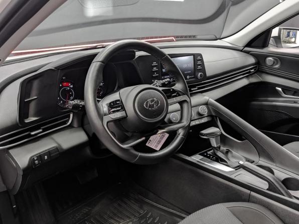 Hyundai Elantra VII (CN7) с пробегом 2022 года, цена 2 320 000 рублей, 37981 км, седан, Автокод Объявления