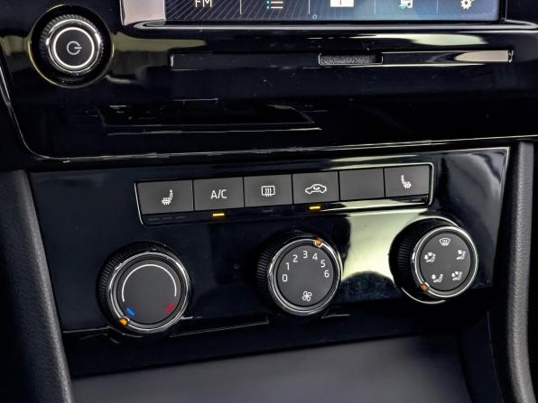 Skoda Superb III с пробегом 2019 года, цена 2 450 000 рублей, 30512 км, лифтбек, Автокод Объявления