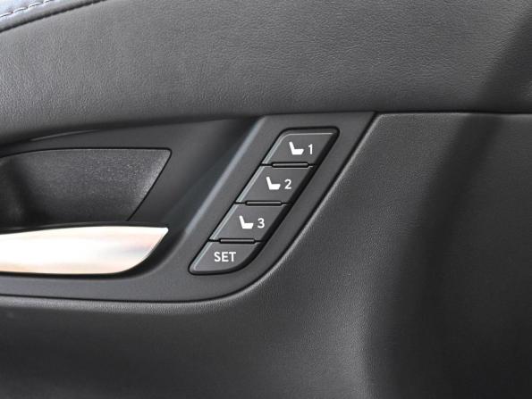 Lexus LX III Рестайлинг 2 с пробегом 2021 года, цена 9 979 000 рублей, 199751 км, внедорожник, Автокод Объявления