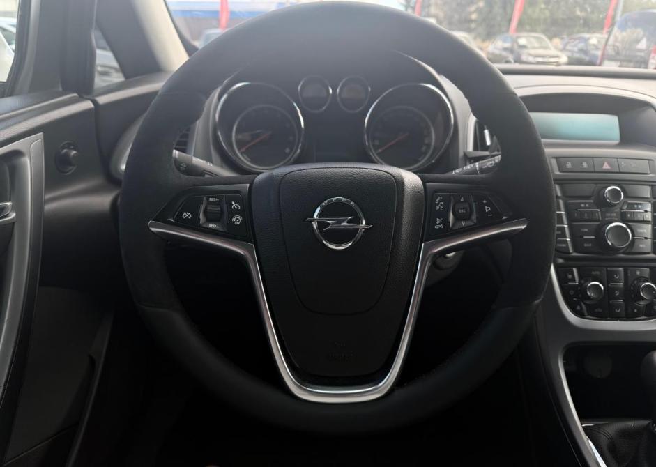 Opel Astra J Рестайлинг Альметьевск  - изображение 13