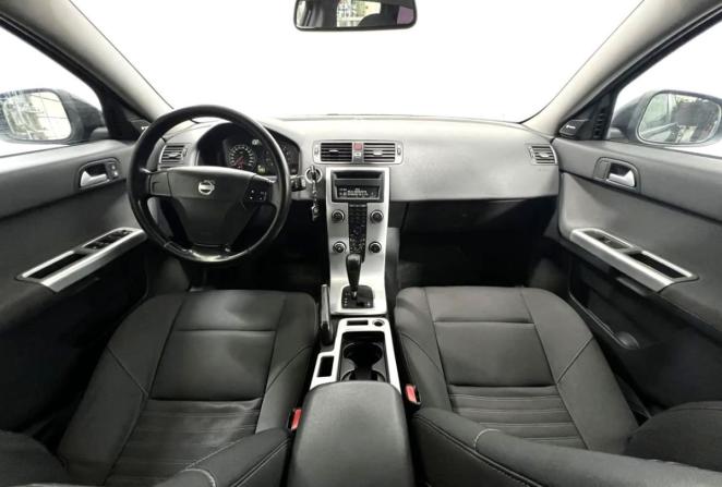 Volvo V50 I Рестайлинг с пробегом 2010 года, цена 820 000 рублей, 265060 км, универсал, Автокод Объявления