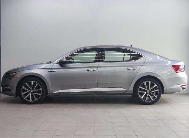 Skoda Superb III Рестайлинг с пробегом 2024 года, цена 3 000 000 рублей, 8465 км, лифтбек, Автокод Объявления