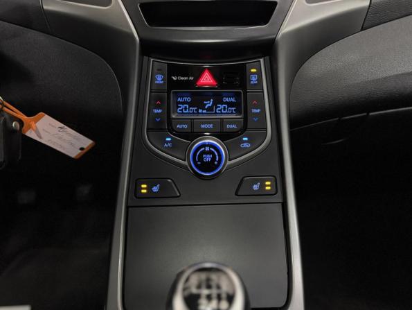 Hyundai Elantra V (MD) Рестайлинг с пробегом 2015 года, цена 1 399 000 рублей, 111991 км, седан, Автокод Объявления