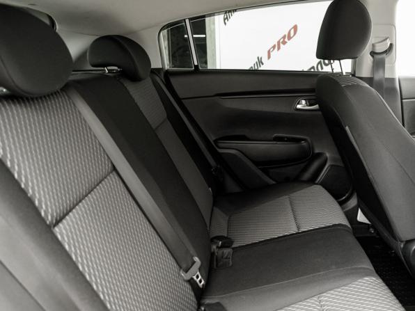 Kia Rio IV с пробегом 2018 года, цена 1 630 000 рублей, 61810 км, хэтчбек, Автокод Объявления