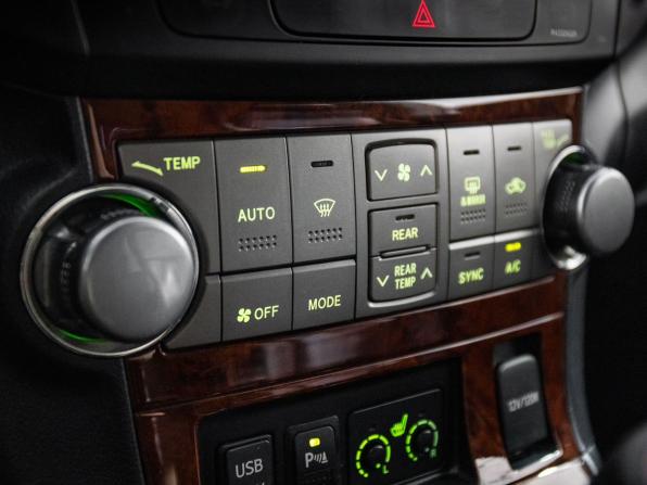 Toyota Highlander II (XU40) Рестайлинг с пробегом 2012 года, цена 2 180 000 рублей, 232420 км, внедорожник, Автокод Объявления