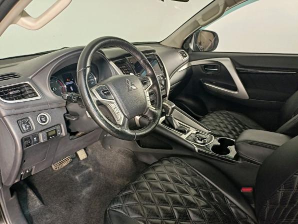 Mitsubishi Pajero Sport III с пробегом 2018 года, цена 2 799 000 рублей, 145000 км, внедорожник, Автокод Объявления