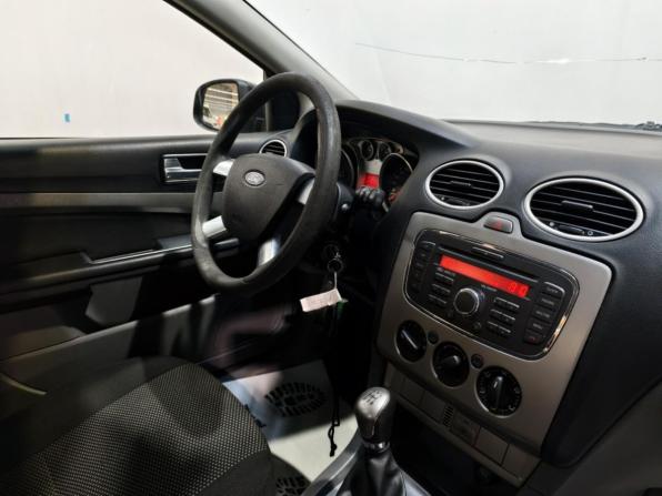 Ford Focus II Рестайлинг с пробегом 2010 года, цена 595 000 рублей, 217571 км, седан, Автокод Объявления