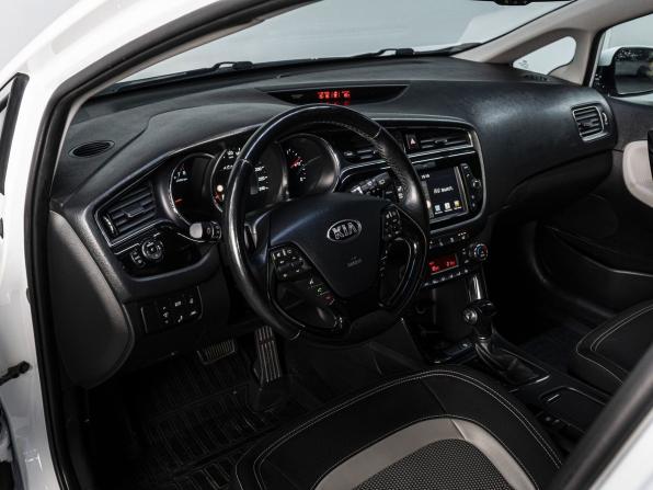 Kia Ceed II Рестайлинг с пробегом 2018 года, цена 1 290 000 рублей, 239600 км, хэтчбек, Автокод Объявления