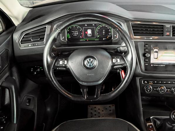 Volkswagen Tiguan II с пробегом 2019 года, цена 2 500 000 рублей, 136249 км, внедорожник, Автокод Объявления