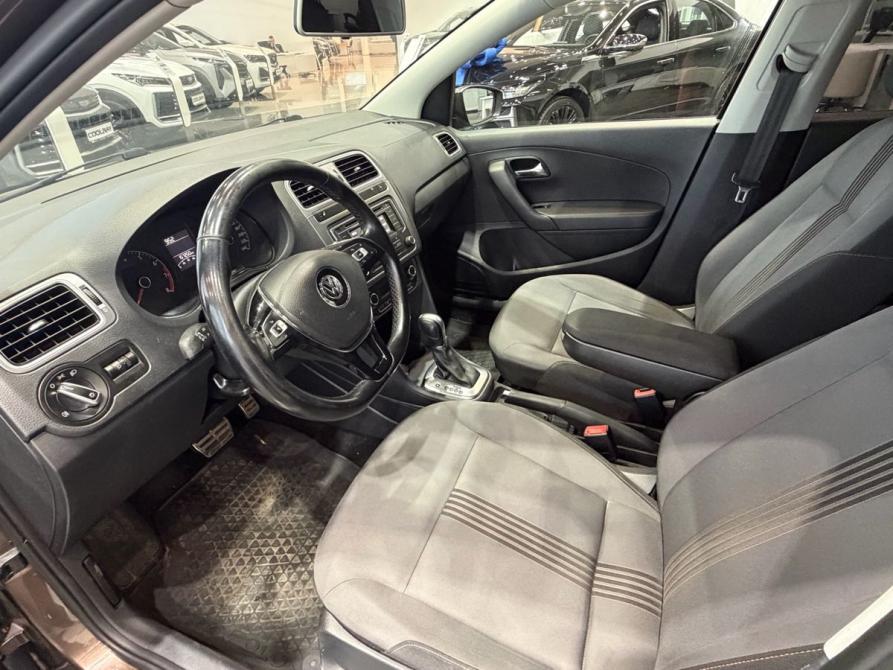 Volkswagen Polo V Рестайлинг Челябинск  - изображение 8