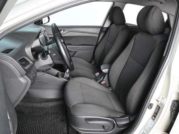 Hyundai Solaris II с пробегом 2019 года, цена 1 325 000 рублей, 87914 км, седан, Автокод Объявления
