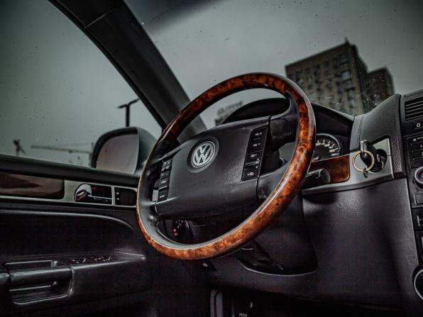 Volkswagen Touareg I Рестайлинг с пробегом 2007 года, цена 1 067 500 рублей, 220000 км, внедорожник, Автокод Объявления