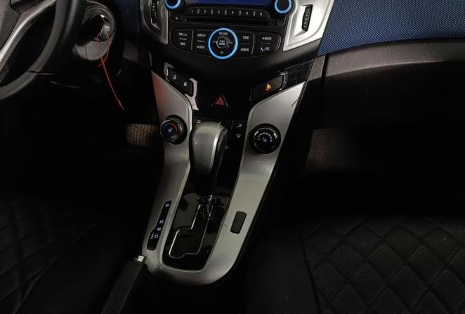 Chevrolet Cruze I Рестайлинг с пробегом 2013 года, цена 550 000 рублей, 176708 км, хэтчбек, Автокод Объявления
