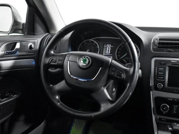 Skoda Octavia II (A5) Рестайлинг с пробегом 2009 года, цена 555 000 рублей, 205970 км, лифтбек, Автокод Объявления