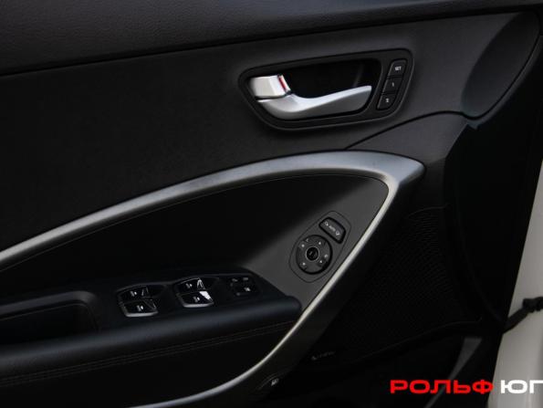 Hyundai Santa Fe III Рестайлинг с пробегом 2017 года, цена 1 998 000 рублей, 301732 км, внедорожник, Автокод Объявления
