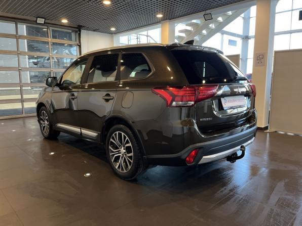 Mitsubishi Outlander III Рестайлинг 2 с пробегом 2017 года, цена 1 900 000 рублей, 193700 км, внедорожник, Автокод Объявления
