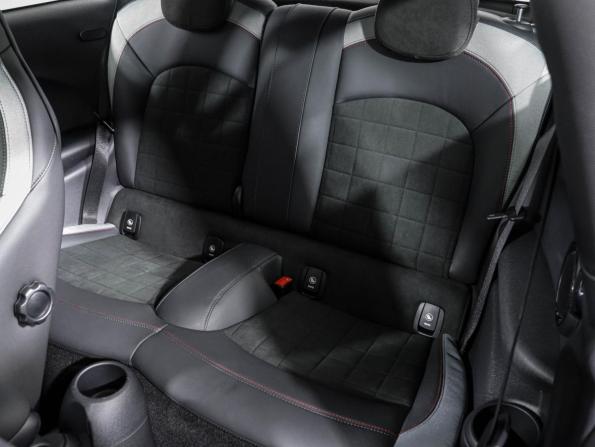 Mini Hatch III (F55/F56) Рестайлинг с пробегом 2019 года, цена 4 290 000 рублей, 8045 км, хэтчбек, Автокод Объявления