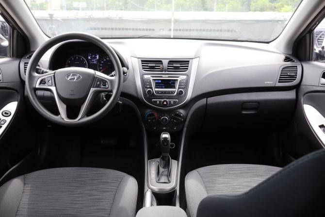 Hyundai Solaris I Рестайлинг с пробегом 2015 года, цена 849 000 рублей, 216000 км, седан, Автокод Объявления