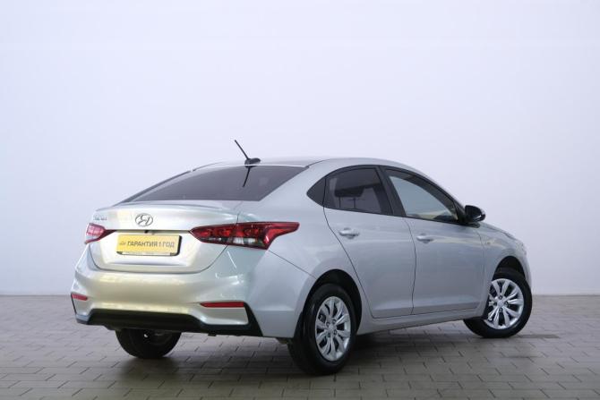 Hyundai Solaris II с пробегом 2017 года, цена 1 319 000 рублей, 71500 км, седан, Автокод Объявления