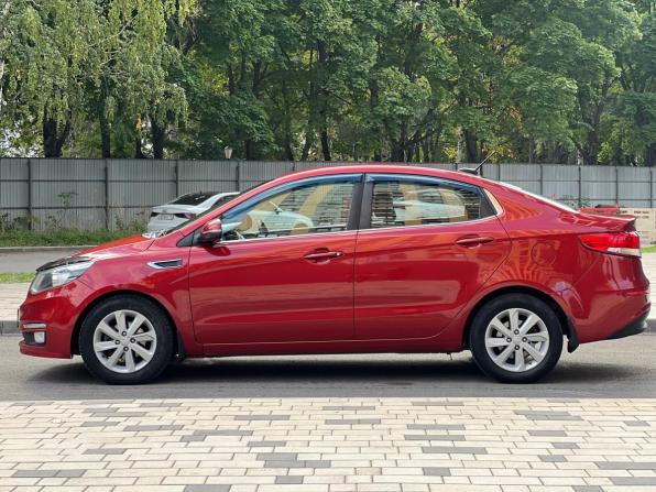 Kia Rio III Рестайлинг с пробегом 2017 года, цена 980 000 рублей, 132990 км, седан, Автокод Объявления