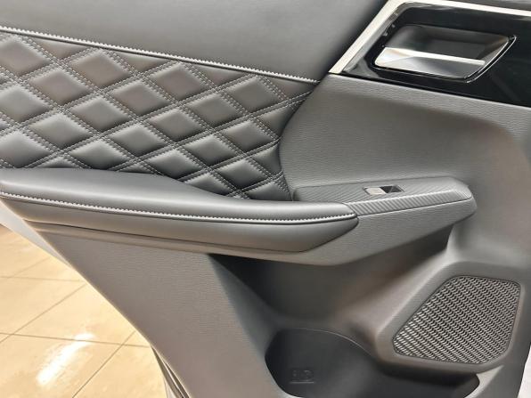 Mitsubishi Outlander IV с пробегом 2023 года, цена 3 970 000 рублей, 66 км, внедорожник, Автокод Объявления