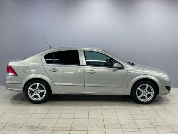 Opel Astra H Рестайлинг с пробегом 2008 года, цена 340 000 рублей, 329951 км, седан, Автокод Объявления