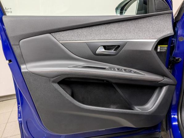 Peugeot 3008 II с пробегом 2018 года, цена 2 100 000 рублей, 50986 км, внедорожник, Автокод Объявления