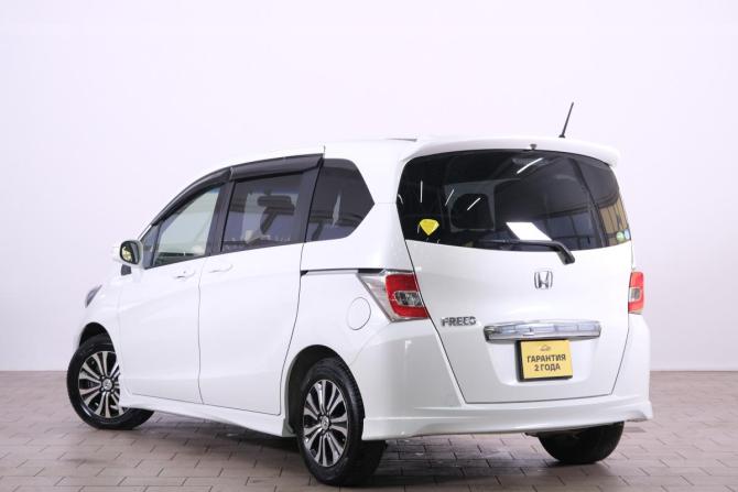 Honda Freed I Рестайлинг 2 с пробегом 2015 года, цена 1 629 000 рублей, 110000 км, компактвэн, Автокод Объявления